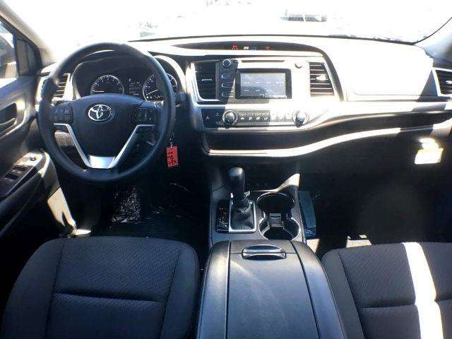 Toyota Highlander 2017 photo 10